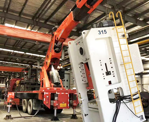 打安镇附近随车吊出租，轻松解决运输难题