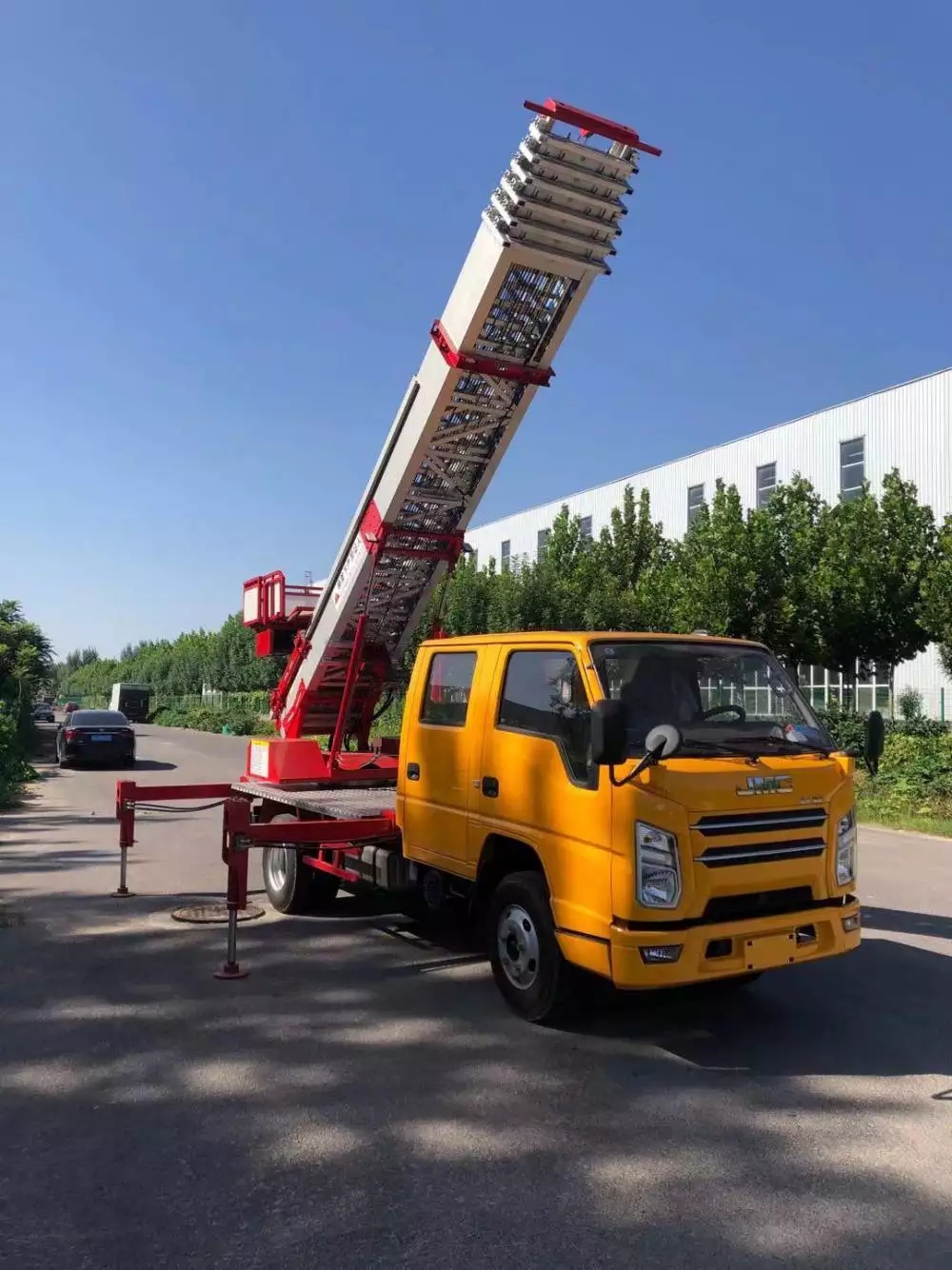 打安镇附近的云梯车出租服务：轻松解决高空作业需求