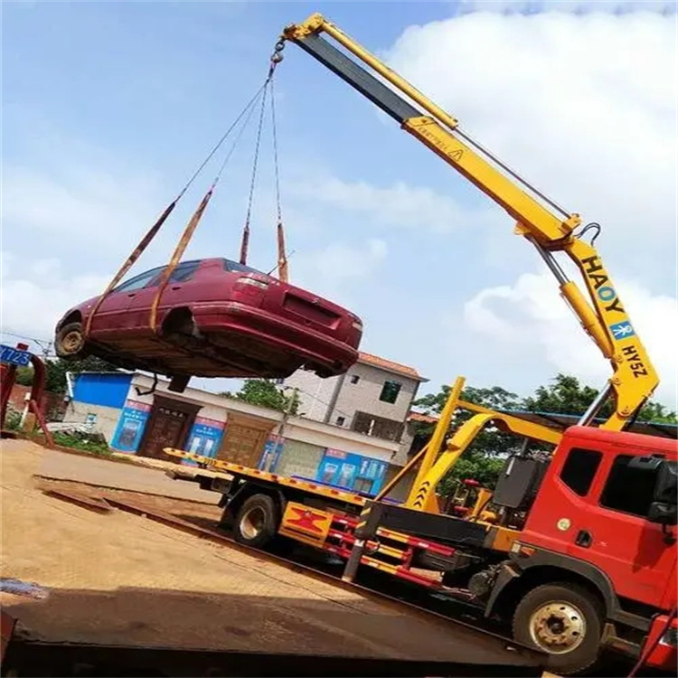 打安镇吊车吊汽车的正确方法